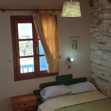 Hotel Evi & *
